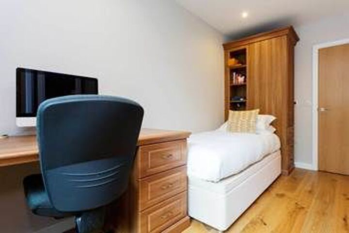 Room 11 of 21