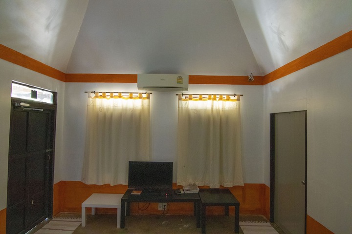 Room 32 of 103
