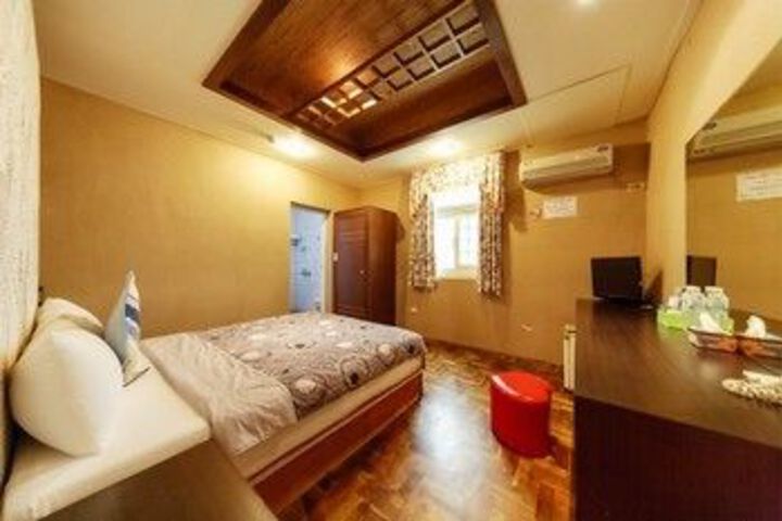 Room 19 of 40