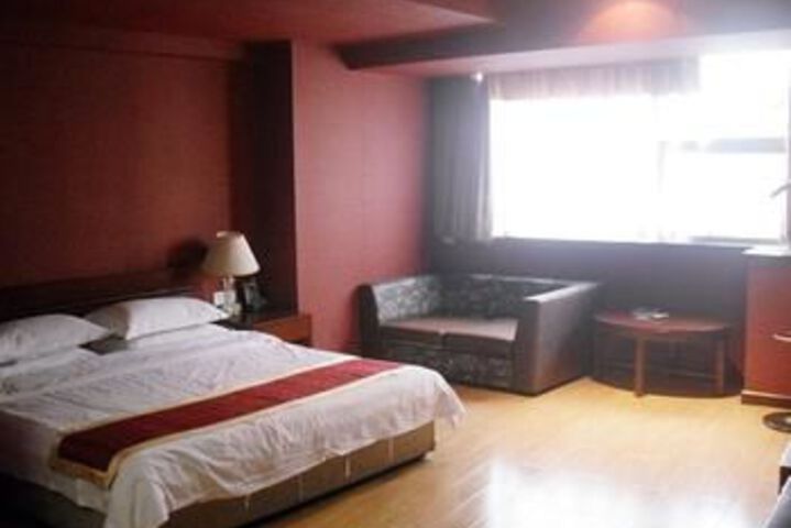 Room 2 of 5