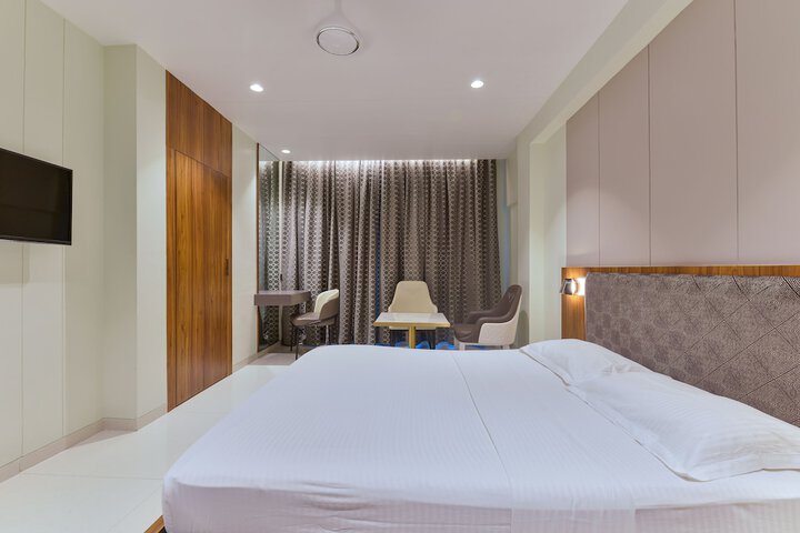 Room 8 of 38
