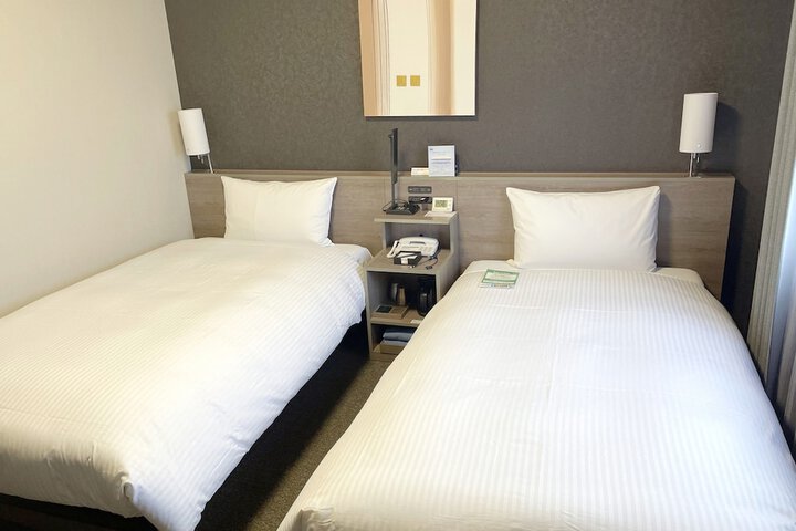 Room 14 of 27