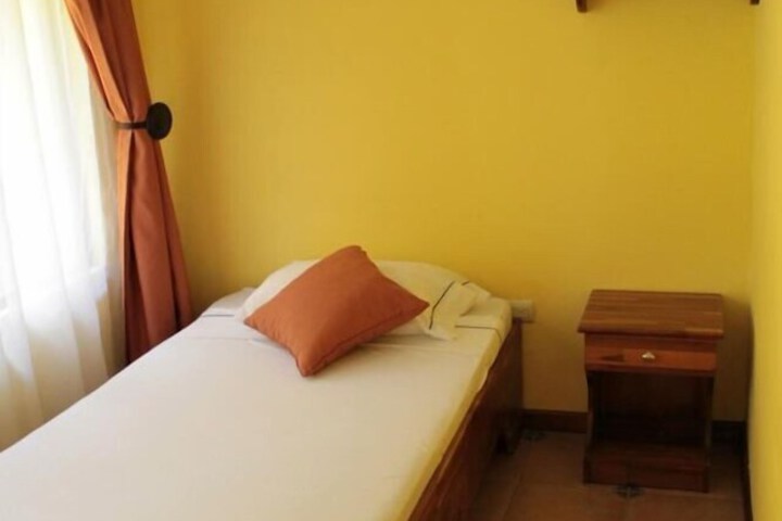 Room 6 of 14
