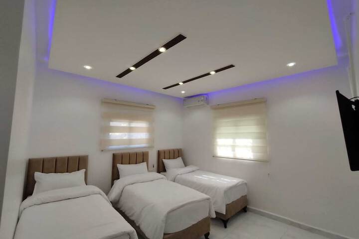 Room 9 of 26