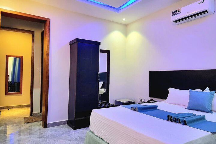Room 3 of 12