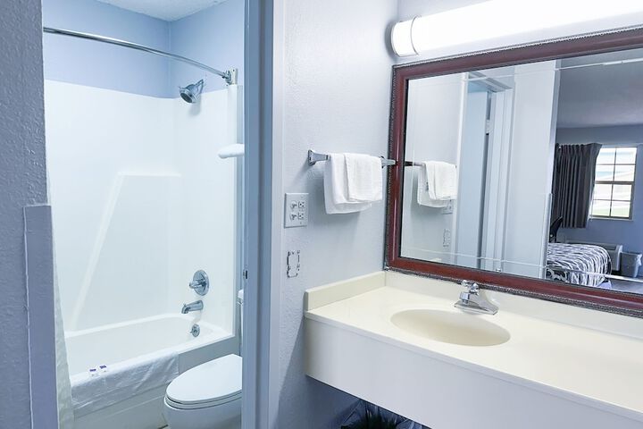 Room 32 of 58