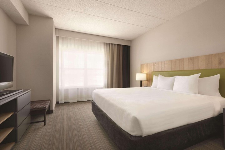 Premium King Bed (1 of 7)
