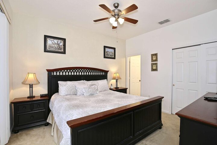 Room 4 of 50