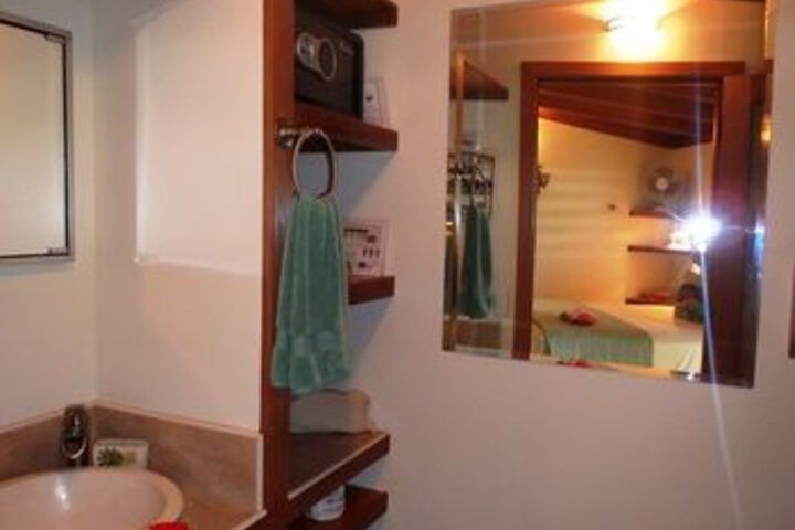 Room 6 of 194