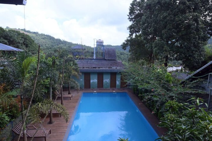 Pool 25 of 77