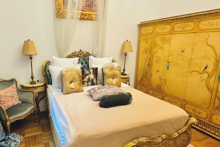 Room 27 of 52