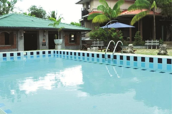 Pool 9 of 14