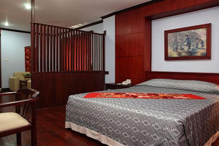 Room 10 of 31
