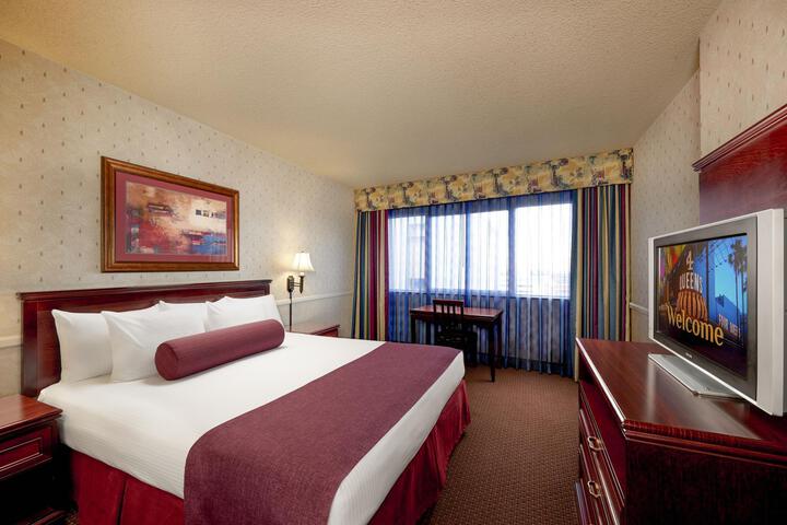 1 King Bed (9 of 14)