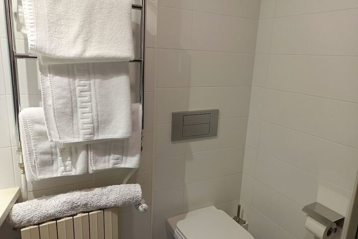 Room 52 of 71