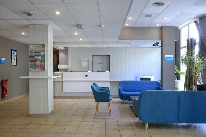 Business Center 16 of 22