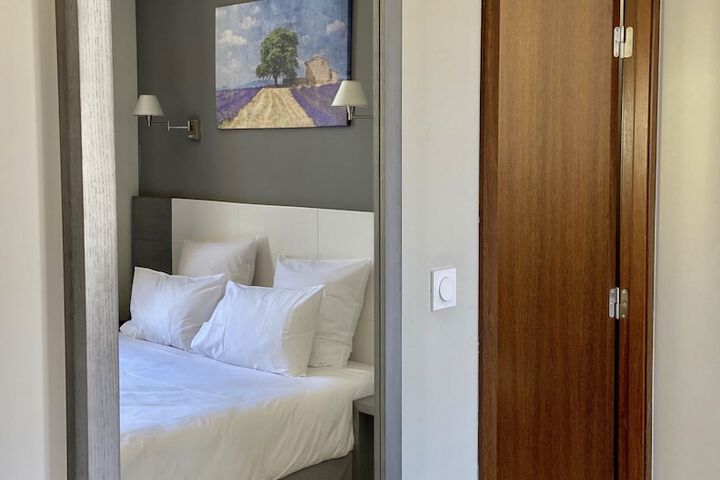 Room 28 of 81