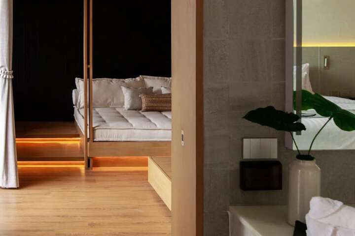 Room 19 of 150