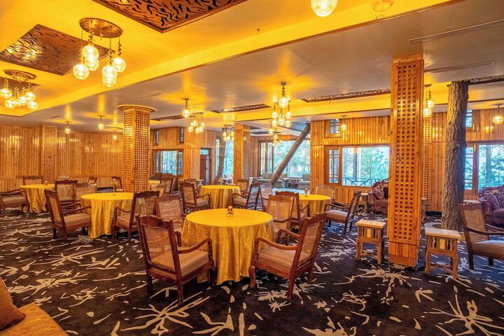 Ballroom/Hall 42 of 60