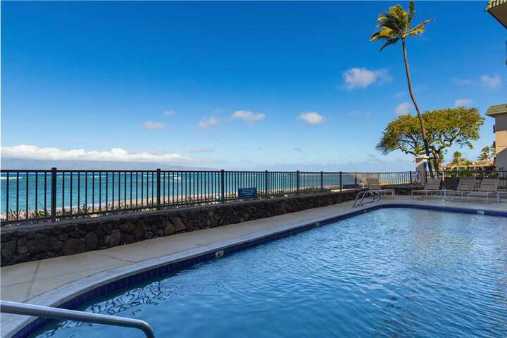 Hotel with Pool