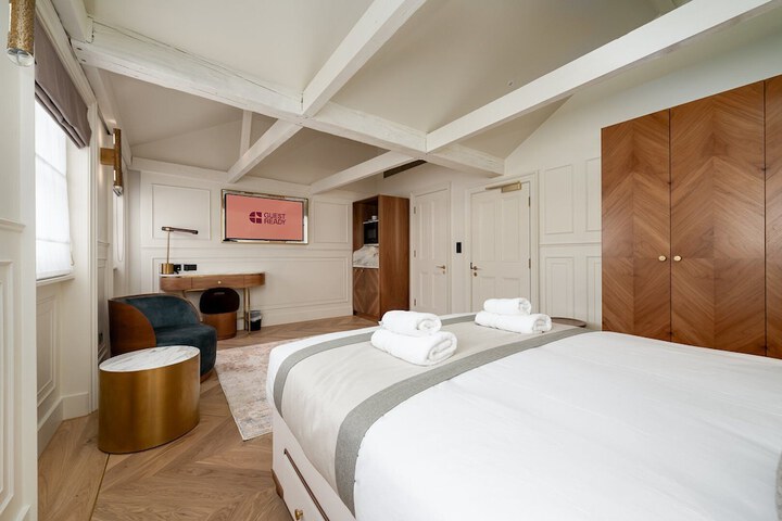Room 51 of 280