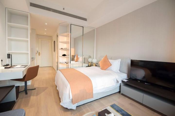 Room 15 of 84