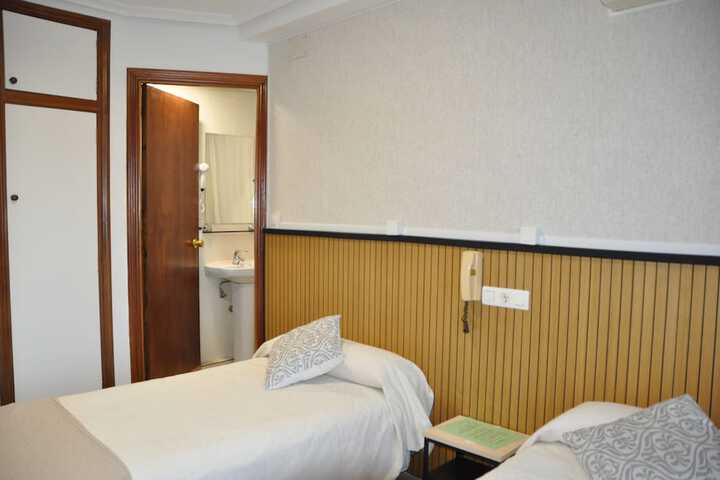 Room 23 of 53