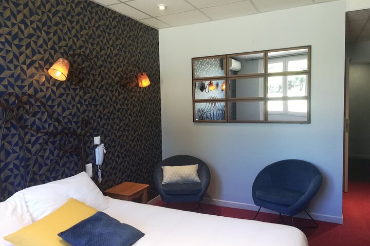 Room 15 of 42