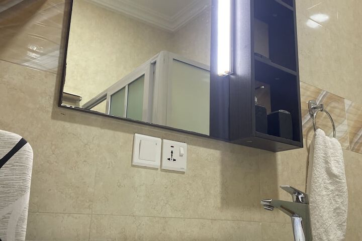 Room 77 of 165