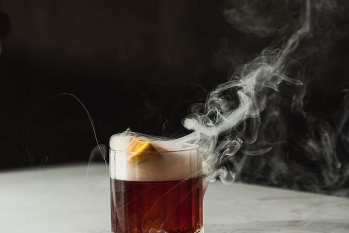 Lounge 92 of 106