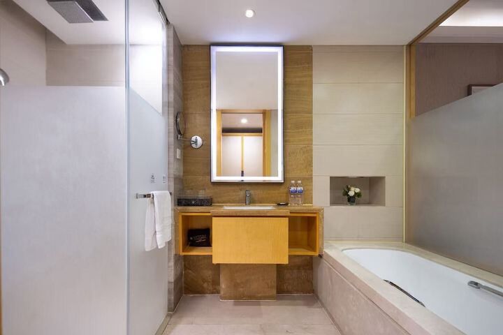 Room 20 of 34