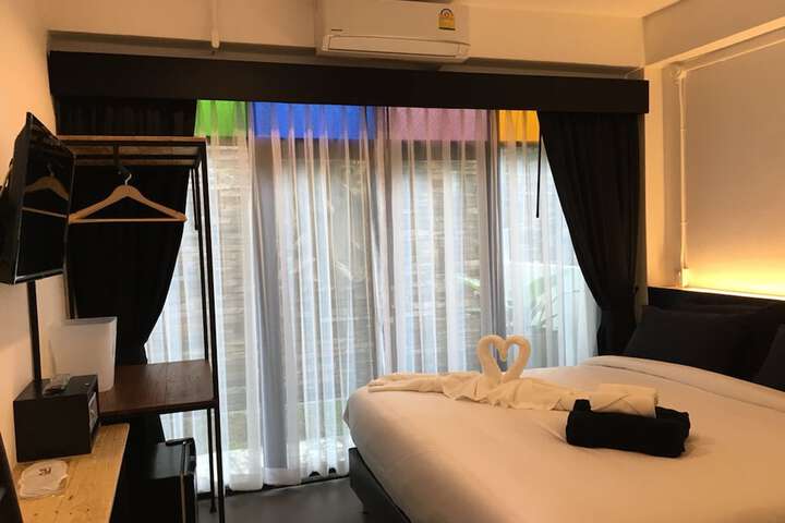 Room 8 of 42