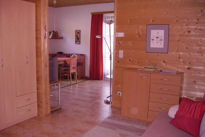 Room 12 of 16