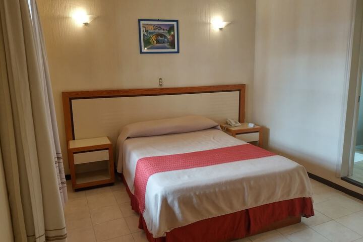 Room 9 of 39