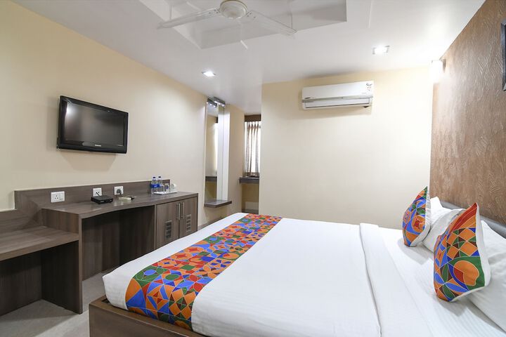 Room 15 of 32