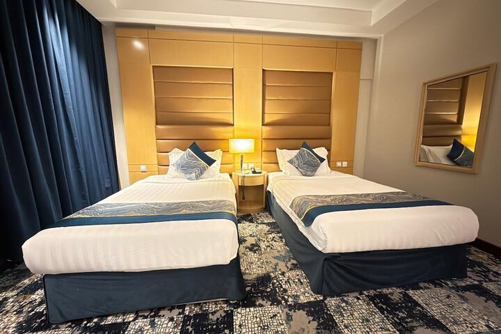 Room 10 of 40