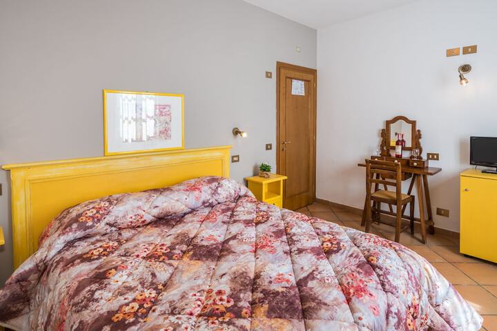Room 15 of 66