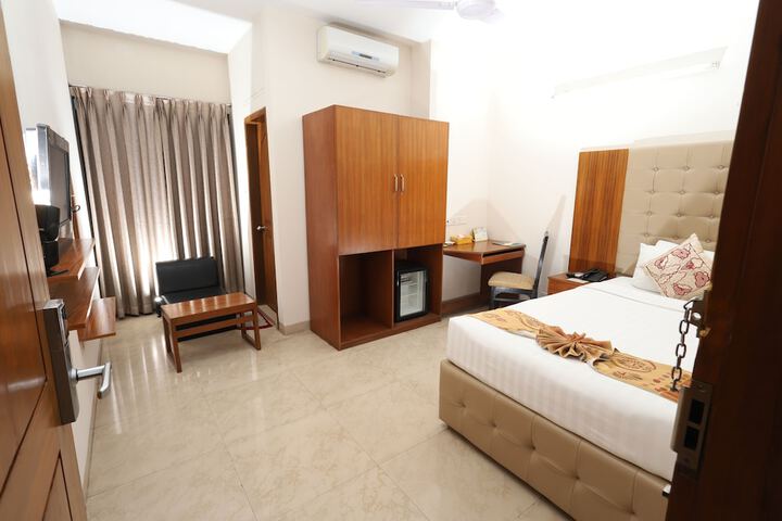 Room 9 of 40