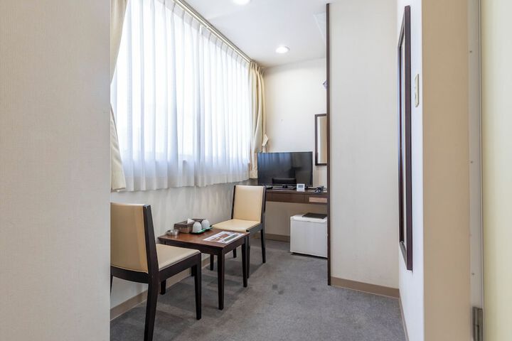 Room 43 of 77