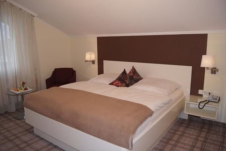 Room 4 of 45