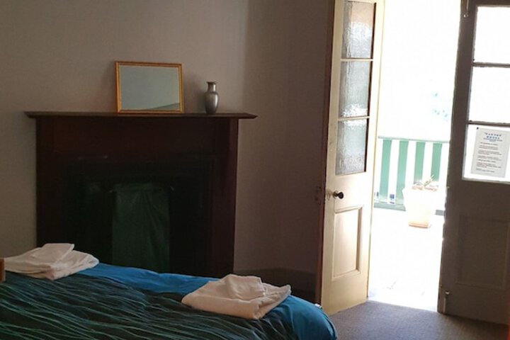 Room 2 of 17