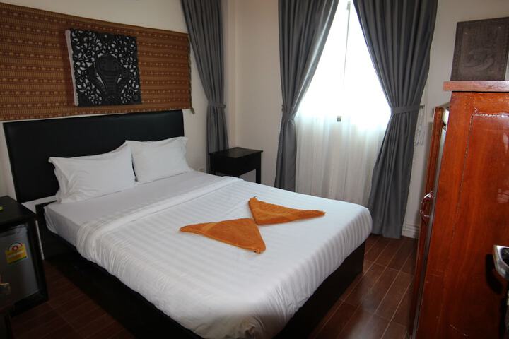 Room 33 of 64
