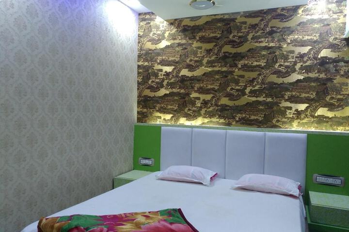 Room 16 of 27