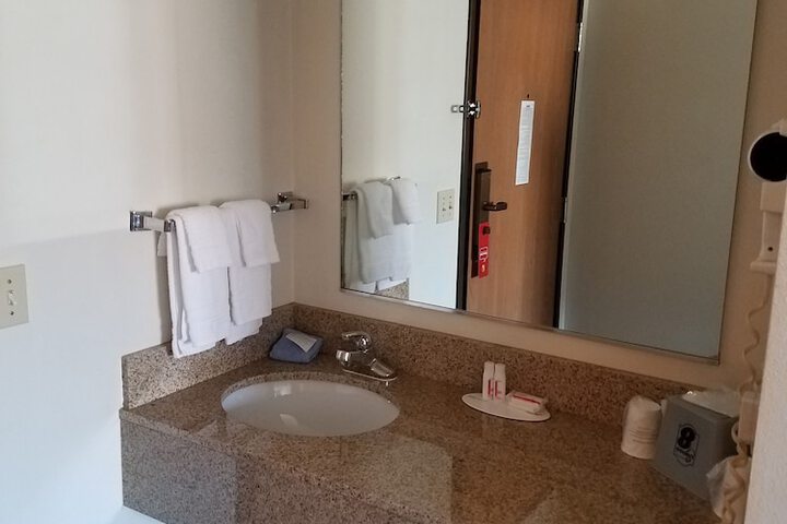 Bathroom sink