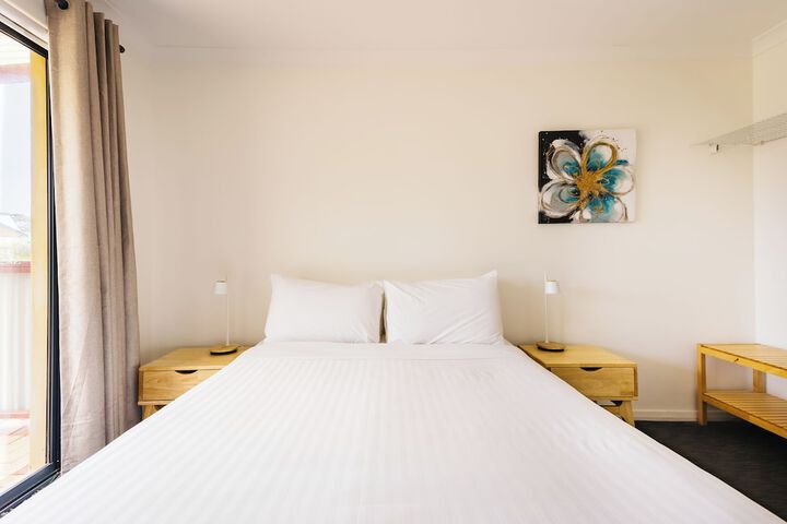 Room 90 of 239