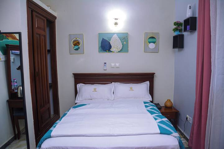 Room 19 of 122