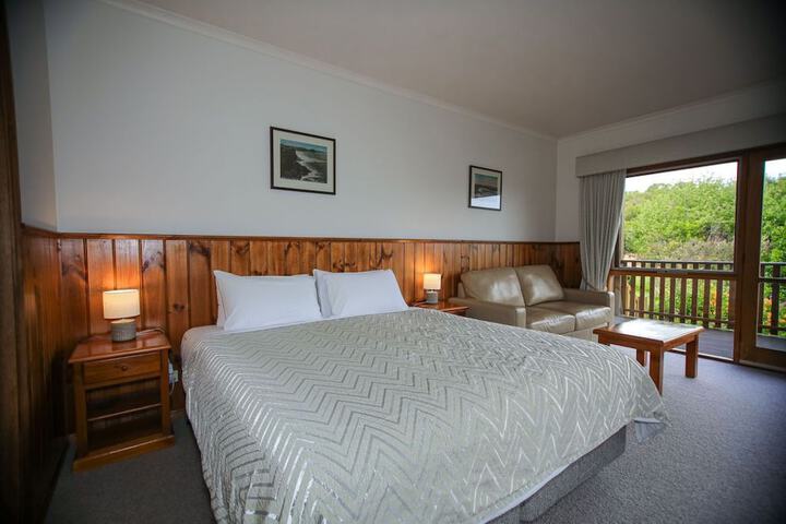 Room 22 of 229