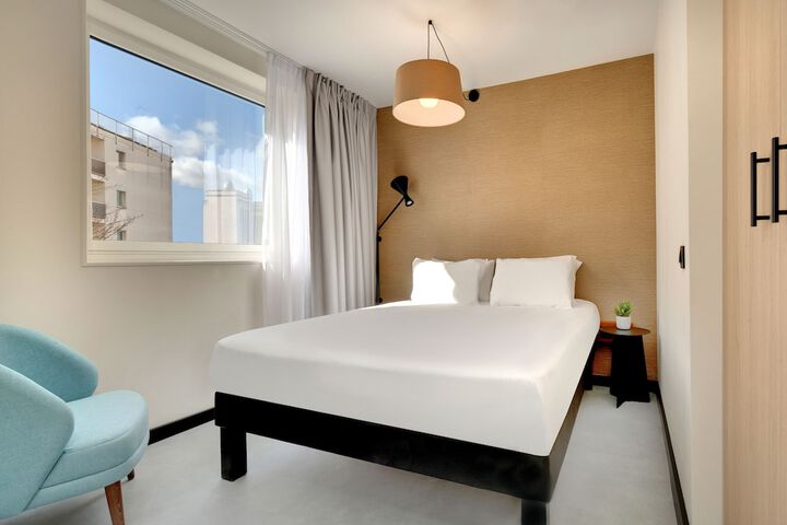 Room 6 of 21