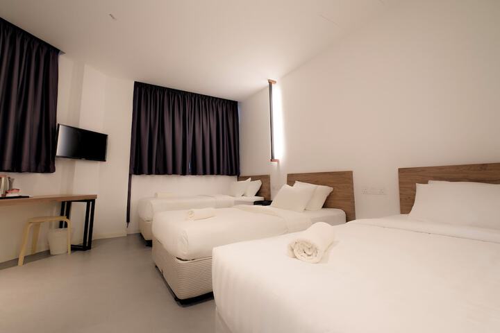 Room 14 of 38
