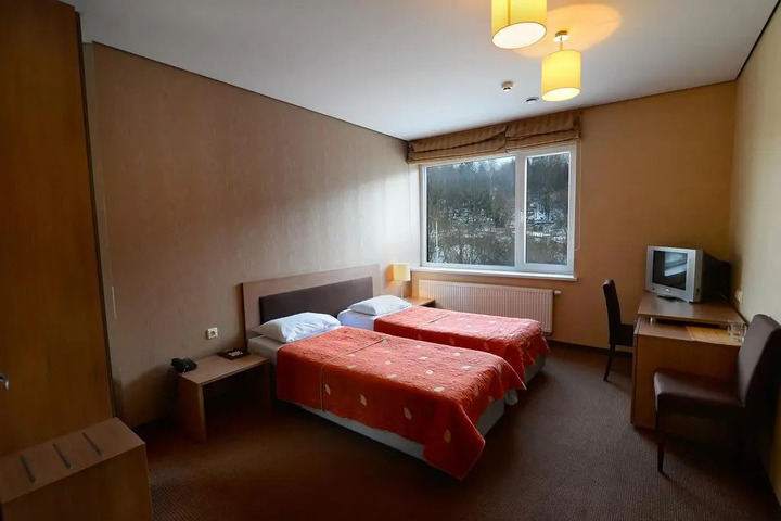 Photo 6